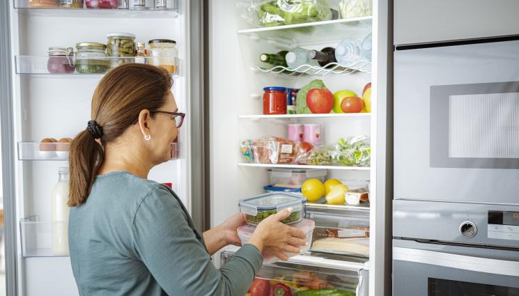 хладилник храна - Разходите на домакинствата в ЕС растат по-бързо от приходите!