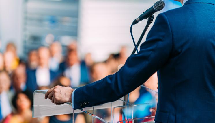 политик - НИКОЙ НЕ Е ЗАЩИТЕН: Бивш президент страда от Паркинсон?!