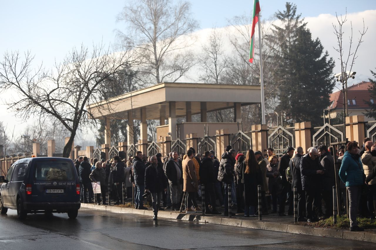 <p>Петков се явяви в прокуратурата, за да му бъде предявено обвинението за ареста на Борисов</p>