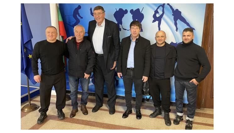 Георги Глушков клубове по борба среща - Спортният министър опитва да тушира скандала в борбата