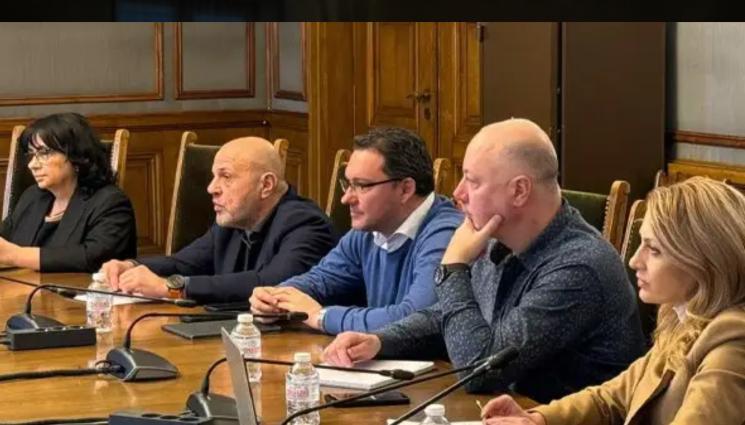 преговори - Договорки до последно за кабинета!