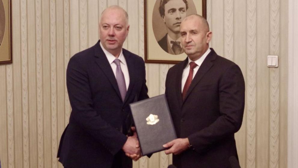 Президентът връчи папката с първия мандат на кандидата за премиер