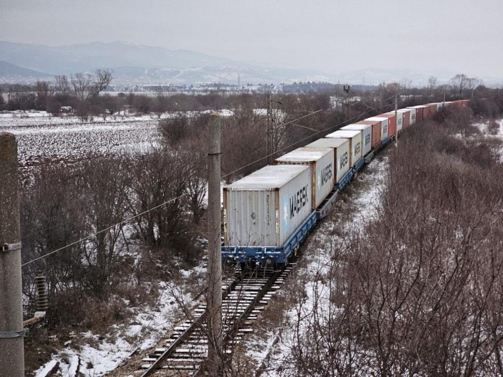 Влакът на БДЖ е тръгнал на червен светофар, твърди частният