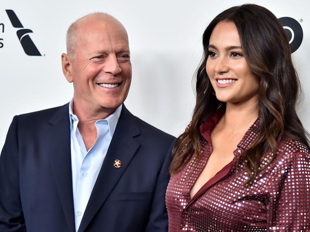 Холивудската звезда Брус Уилис благодари на пожарникарите и полицаите за