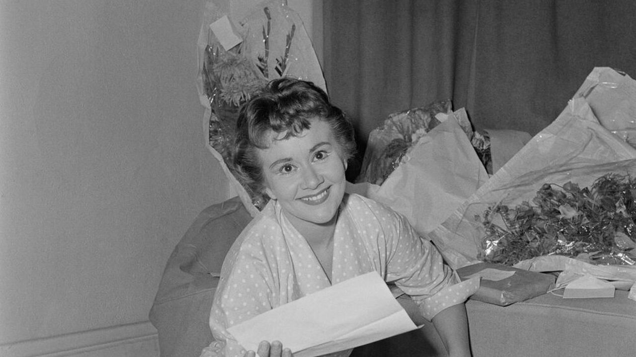 Джоан Плоурайт