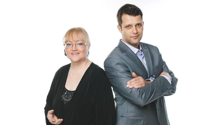 Боян Михайлов Ваня Костова - В ПАМЕТ НА МАМА: Боян Михайлов събра в албум 15 неиздавани песни: „Ангели сред нас“ зреела 40 г. у Ваня Костова