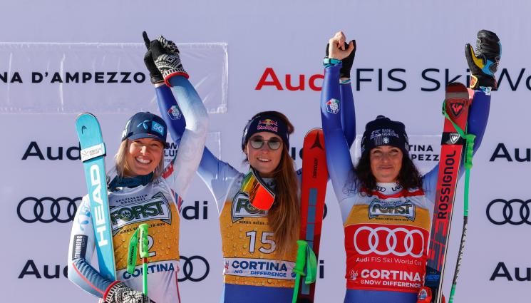 ски алпийски жени - София Годжа спечели спускането в Кортина, Бриньоне поведе за СК