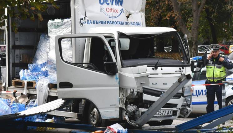 сгазена виктория камион - Майката на сгазената Вики пред „Телеграф“: Беше ми едничко дете, връзката ми с бъдещето е прекъсната!