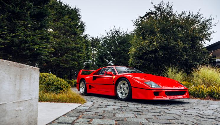 Ferrari F40 - Блъснаха „новата“ кола на пилот от Формула 1! (ВИДЕО+СНИМКИ)