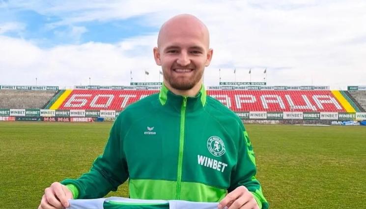 Ариан Кабаши - Под Околчица с двоен трансферен удар