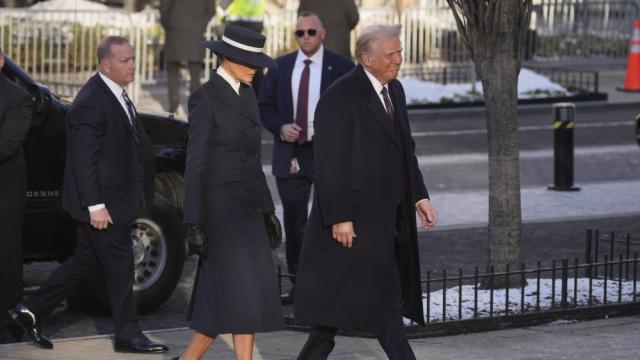 Светът на модата в САЩ отхвърля Мелания Тръмп