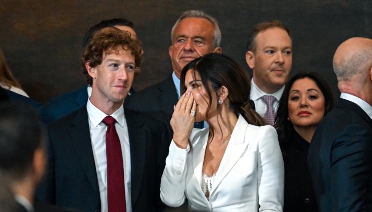 Марк Зукърбърг Лорън Санчес - Зукърбърг изяде с очи годеницата на Безос! (ВИДЕО+СНИМКА)