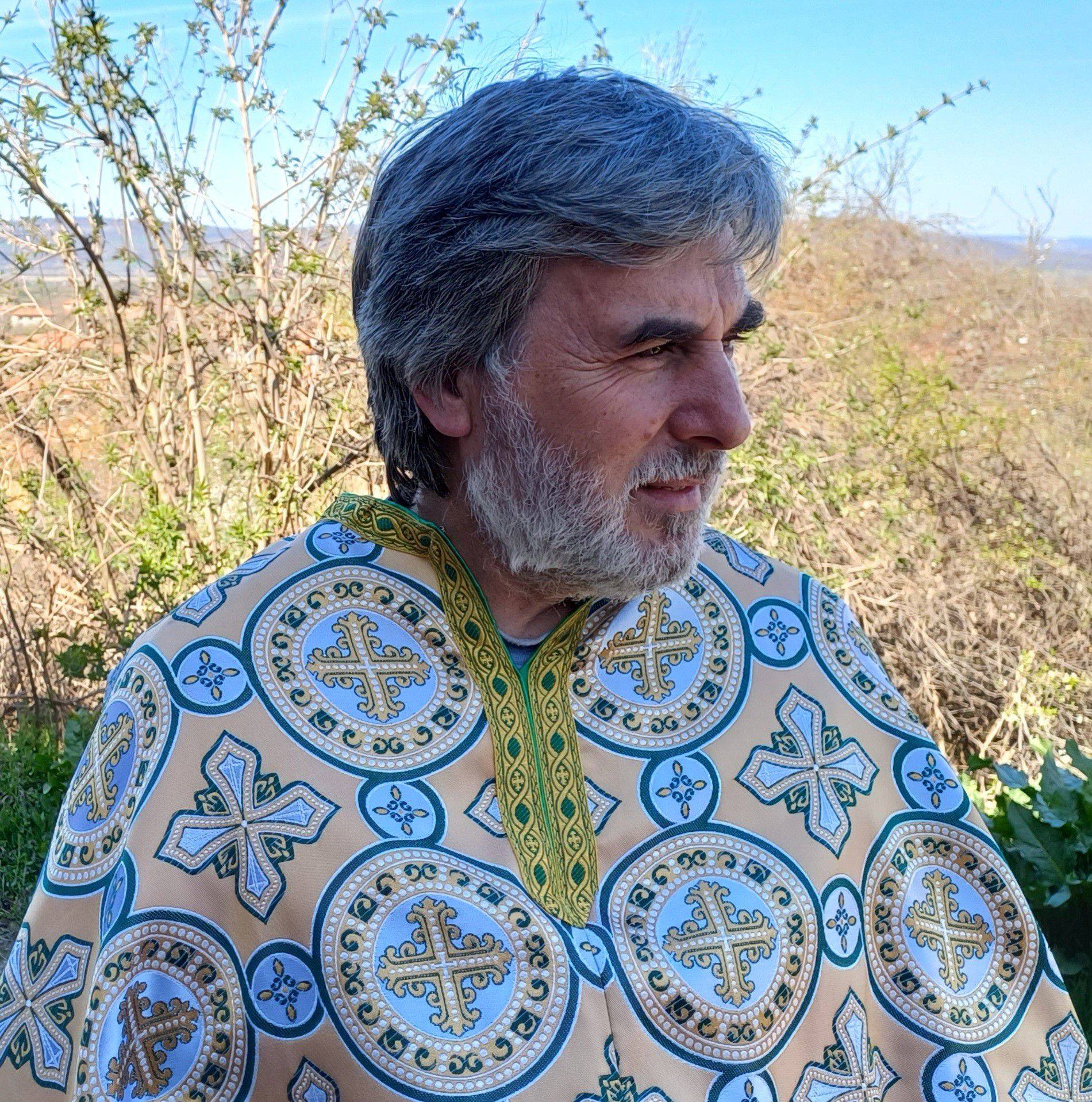 Отец Николай Стайков