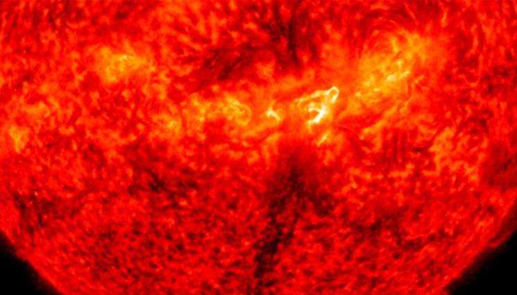 маг - ИДВАТ С МАГНИТНИТЕ БУРИ: Слънцето ни праща черни призраци