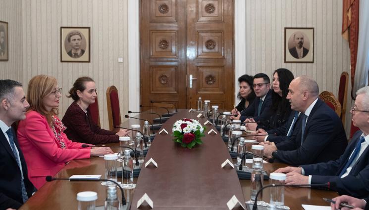 радев захариева - Радев пред Захариева: Европа трябва да навакса в областта на иновациите