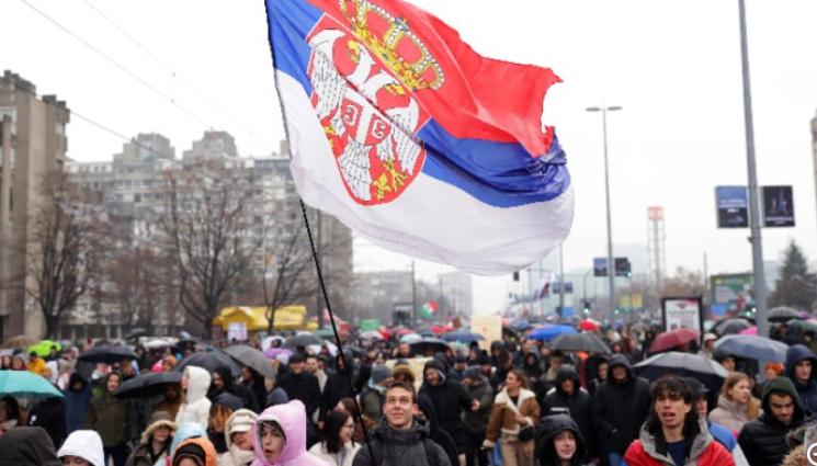 ПРОТЕСТ СЪРБИЯ - НЯМАТ УМОРА: Студентите от Нови Сад на нов поход - към Брюксел