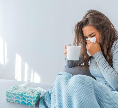 Светът отново е изправен пред предизвикателството на нов силно заразен