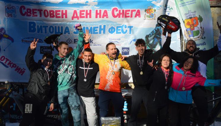 Зимен празник - Павел Радев и Венета Захариева с титлите в сноубайк дуелите на Витоша зимен фест