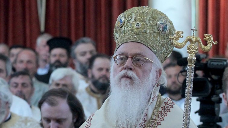 Албанският архиепископ Анастасий