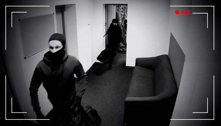 d - УДАР ЗА МИЛИОНИ: Откраднаха тракийски шлем от музей! (ВИДЕО+СНИМКИ)