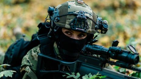 снайперистка