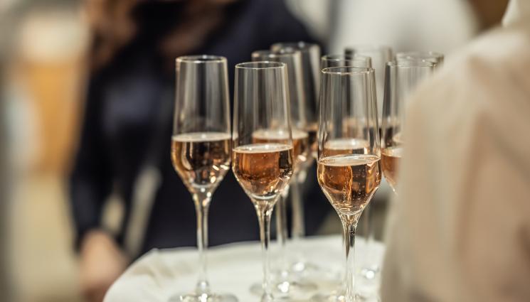 шампанско - Агро Телеграф: Пием по-малко шампанско