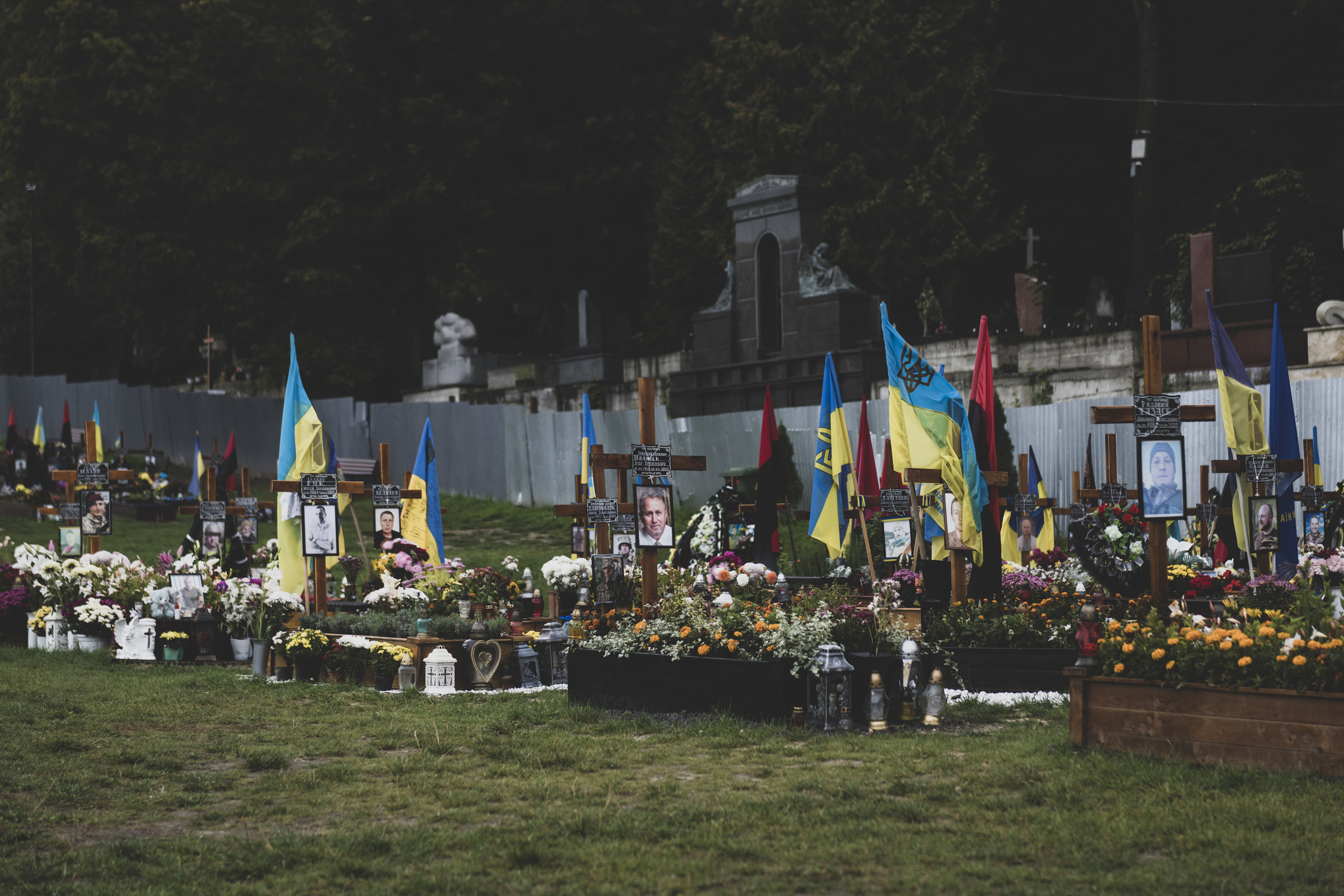 Украйна гробище