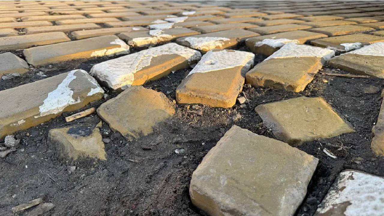 жълтите павета