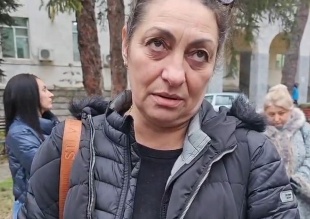 сестрата на починалия в Сандански