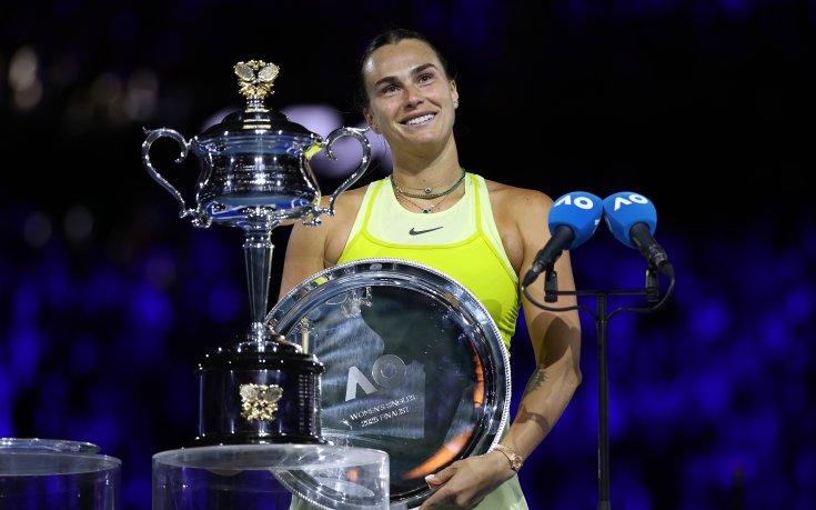 Огромен скандал! Сабаленка се изгаври с трофея от Australian Open (видео)