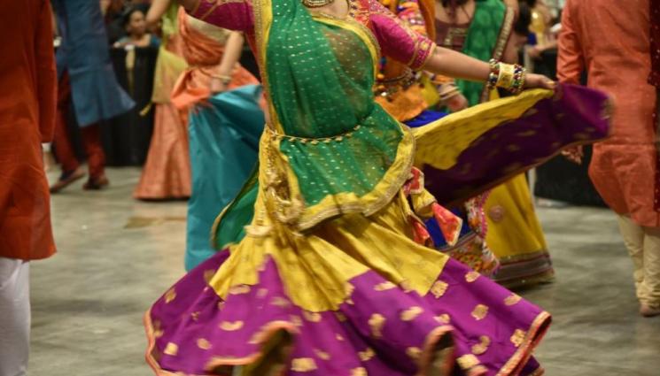 индия танц - ВПЕЧАТЛЯВАЩО: Танц в Индия постави рекорд на Гинес (ВИДЕО)