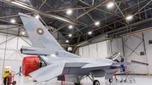 F 16