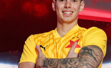 Над 8000 човека скандират името на наш вратар в Чехия