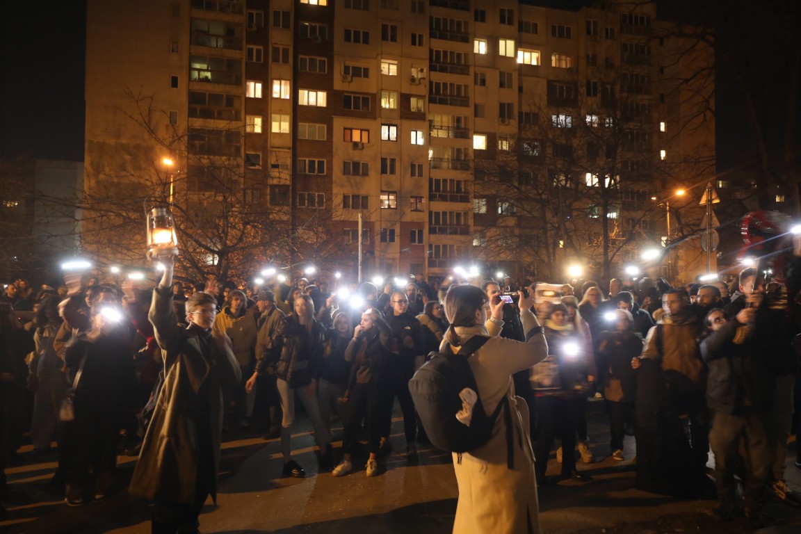 <p>Протест пред сградата на &bdquo;Балкантон&ldquo;.</p>