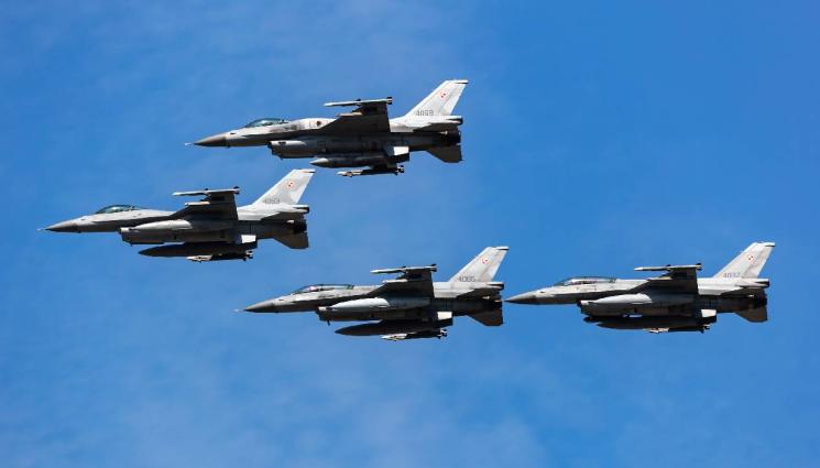 F 16 - ПРЕДИ НАС: Румъния вече има две ескадрили с F-16