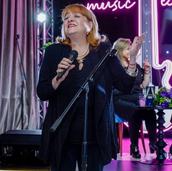 Богдана Карадочева