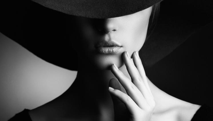 Жена мода стил - ЗАДАВАТ ТОНА: ТОП 7 на най-стилни българки! (СНИМКИ)