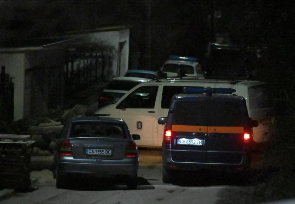 Момиче на 5 години и момче на 11 са открити