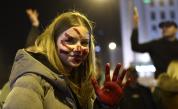 Студентите, блокирали Философския факултет в Нови Сад, бяха изведени от сградата
