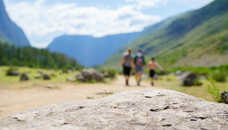 семейство - КОШМАРЪТ ВЪВ ВАКАРЕЛ: Убитите деца са от „семейство за пример“