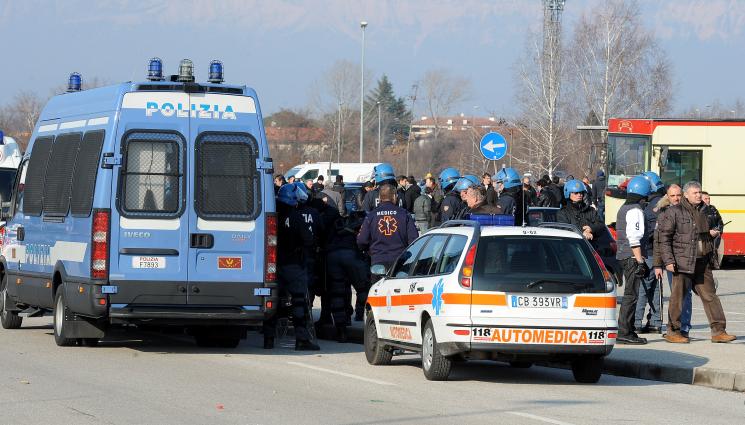 Серия А - УЖАС: Масов бой между фенове след мач в Италия, 11 са ранени