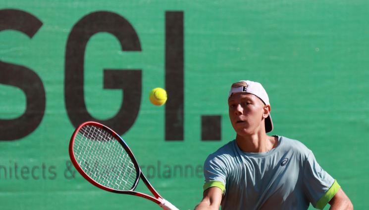 тенис - Наше момче проби за пръв път до 1/4-финалите на тенис турнир на ITF за мъже