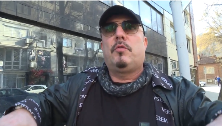 стоян стоев канарите - СЛЕД ИНЦИДЕНТ: Барабанистът на „Канарите“ на война с шахта! (СНИМКА)