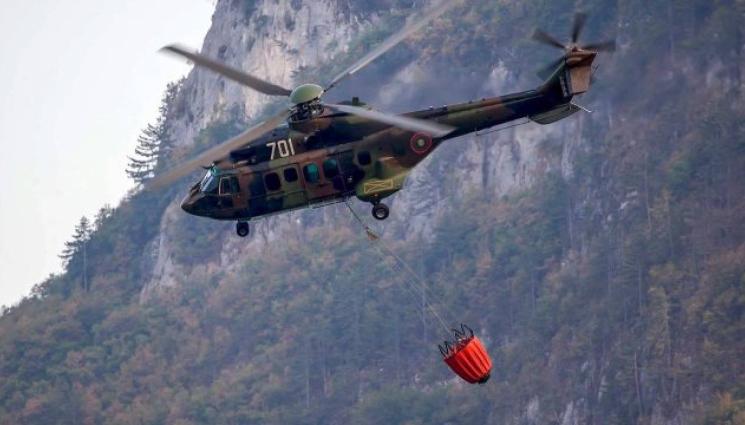 ВВС хеликоптер пожар Кугар - 11 000 лв. струва един час гасене на пожар с хеликоптер!