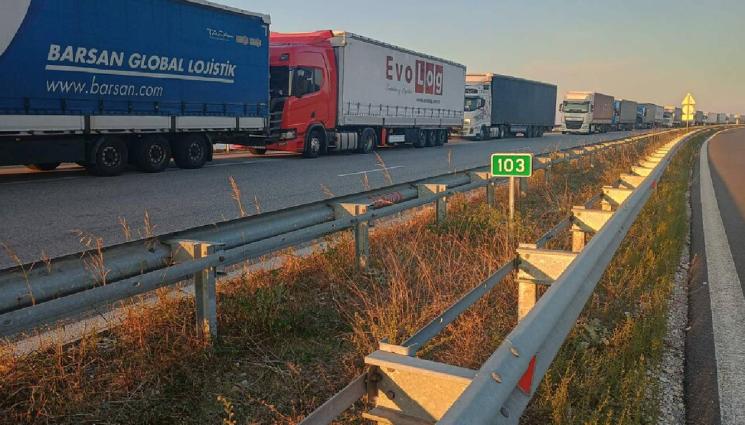 камиони - Превозвачи на протест заради тол таксите!