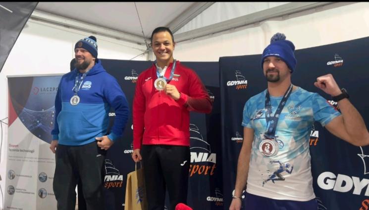 Цанко Цанков зимно плуване - Кралят на Балтийско море: Цанко Цанков взе три златни медала по зимно плуване