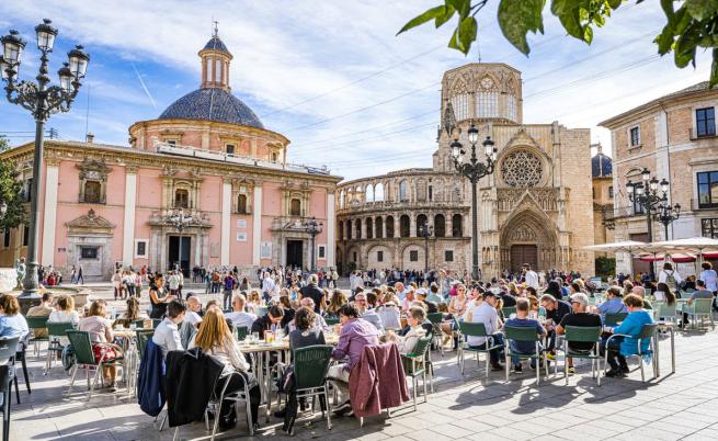 Испания: До 500 хиляди мигранти могат да узаконят престоя си