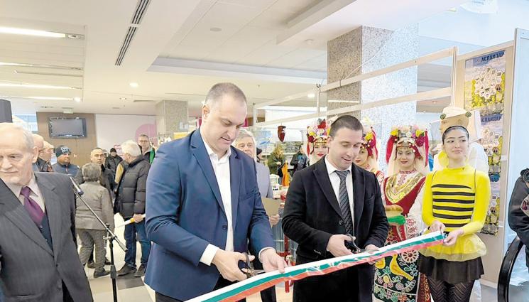 изложение пчелари - Агро Телеграф: 23 млн. налети в пчеларството