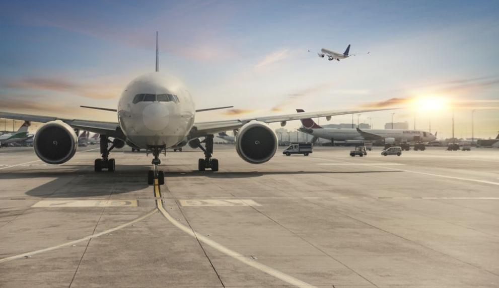 Пътнически самолет излезе от пистата на летището в Сейнт Луис