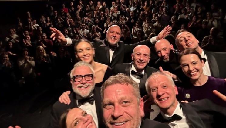 ПОЕТИТЕ - СТЯГАТ КУФАРИТЕ: Поетите тръгват на турне! (ВИДЕО)